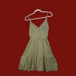Romwe Mini Sundress Green with Daisies Adjustable Straps Flirty NWT Size 4